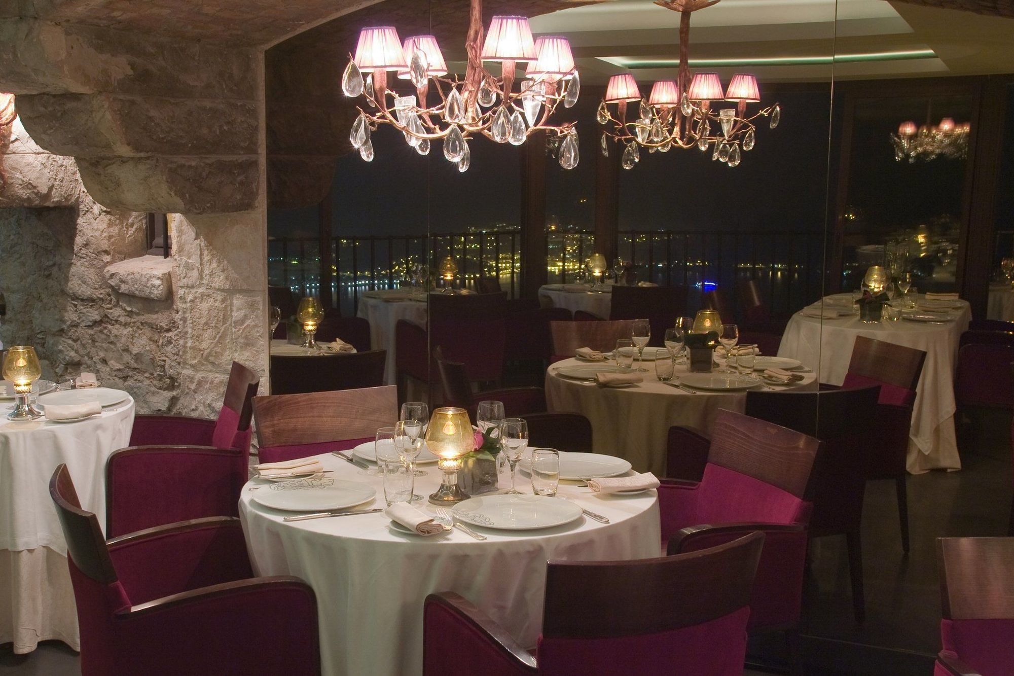 Chateau Eza Eze Restaurant photo